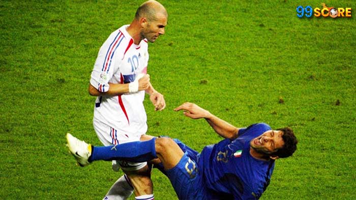 Tandukan-Zidane-dan-Kegagalan-Prancis-di-Piala-Dunia-2006